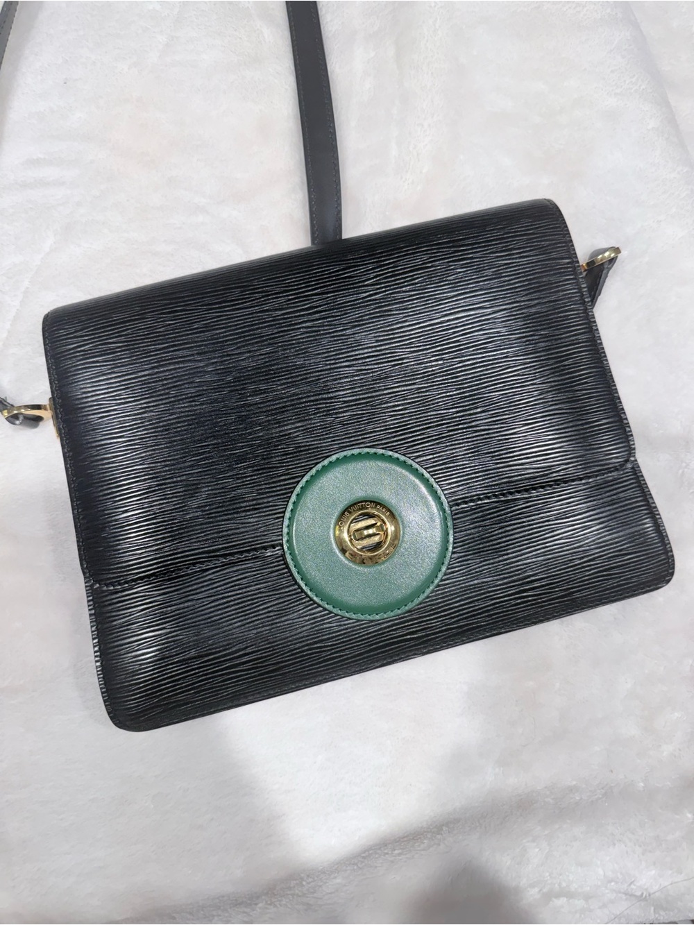 Louis Vuitton
Friedland leather handbag